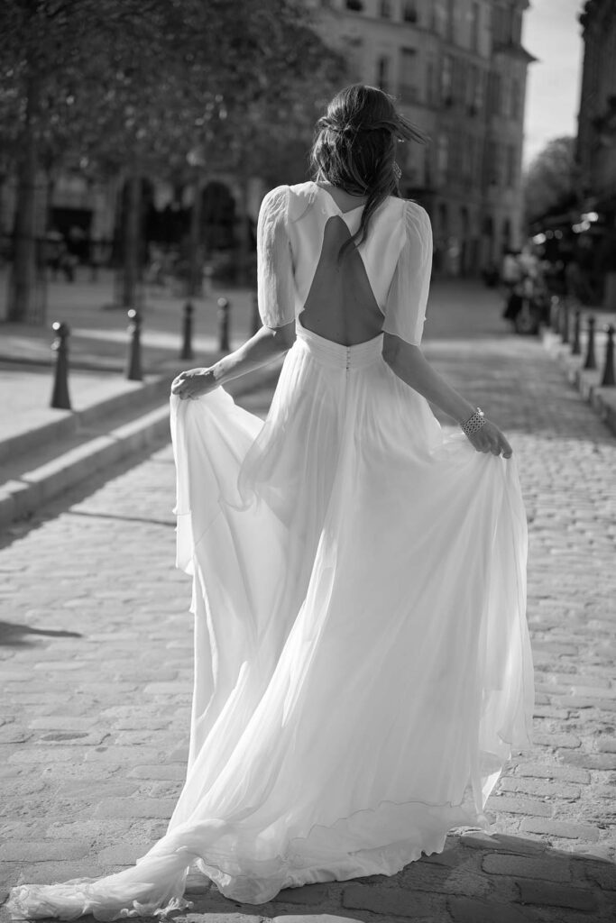 Robes de mariée : Pont Neuf - Paris mon amour - Marie Laporte - Créatrice de robes de mariée sur mesure - Paris